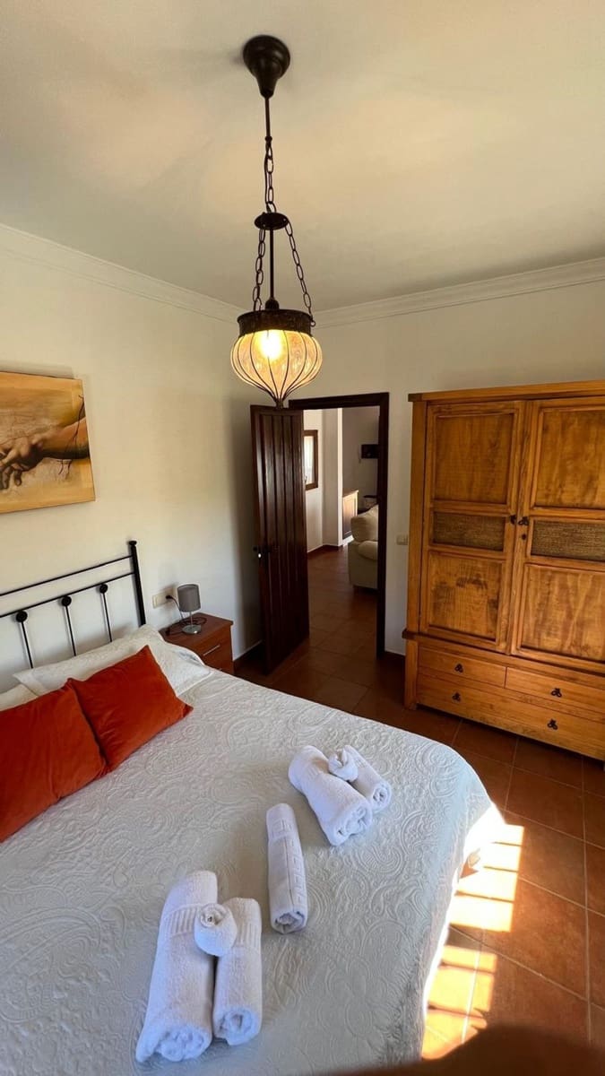 4 bedroom Villa for sale in Carratraca with pool garage - € 350,000 (Ref: 9763470)