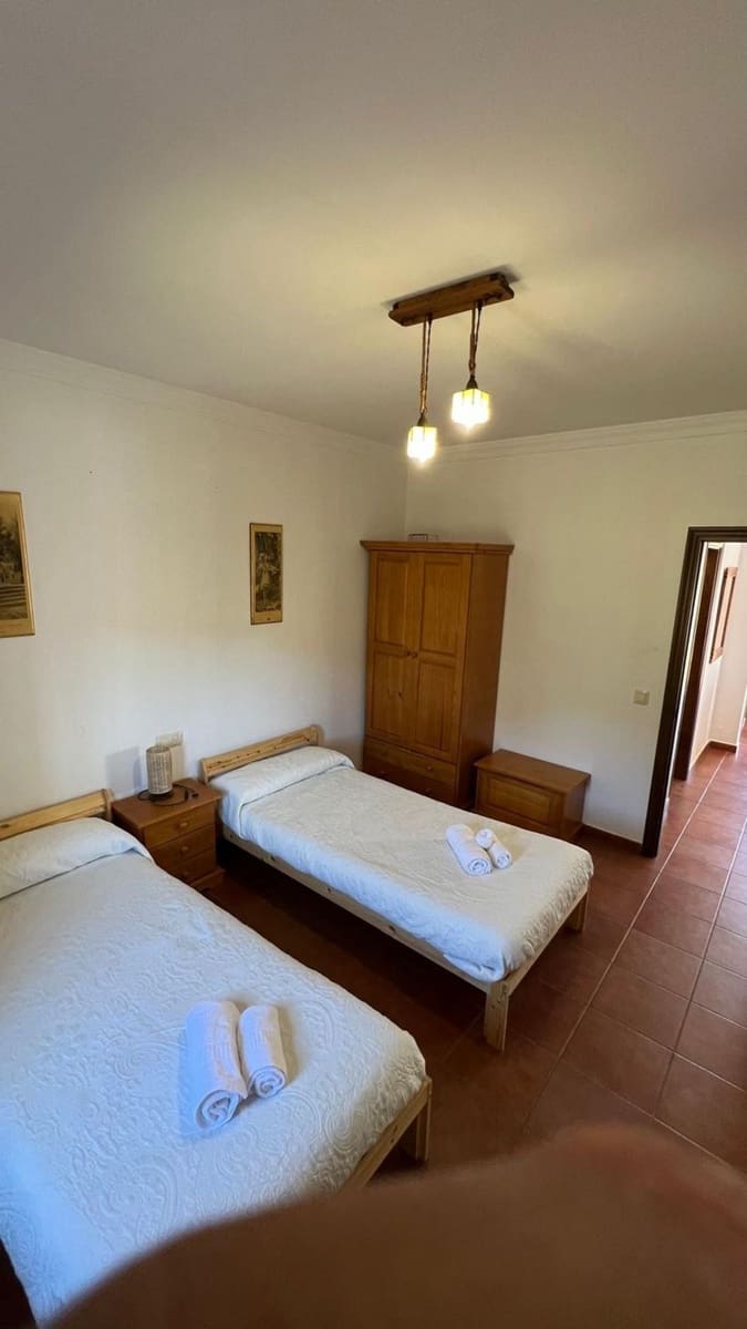 4 bedroom Villa for sale in Carratraca with pool garage - € 350,000 (Ref: 9763470)