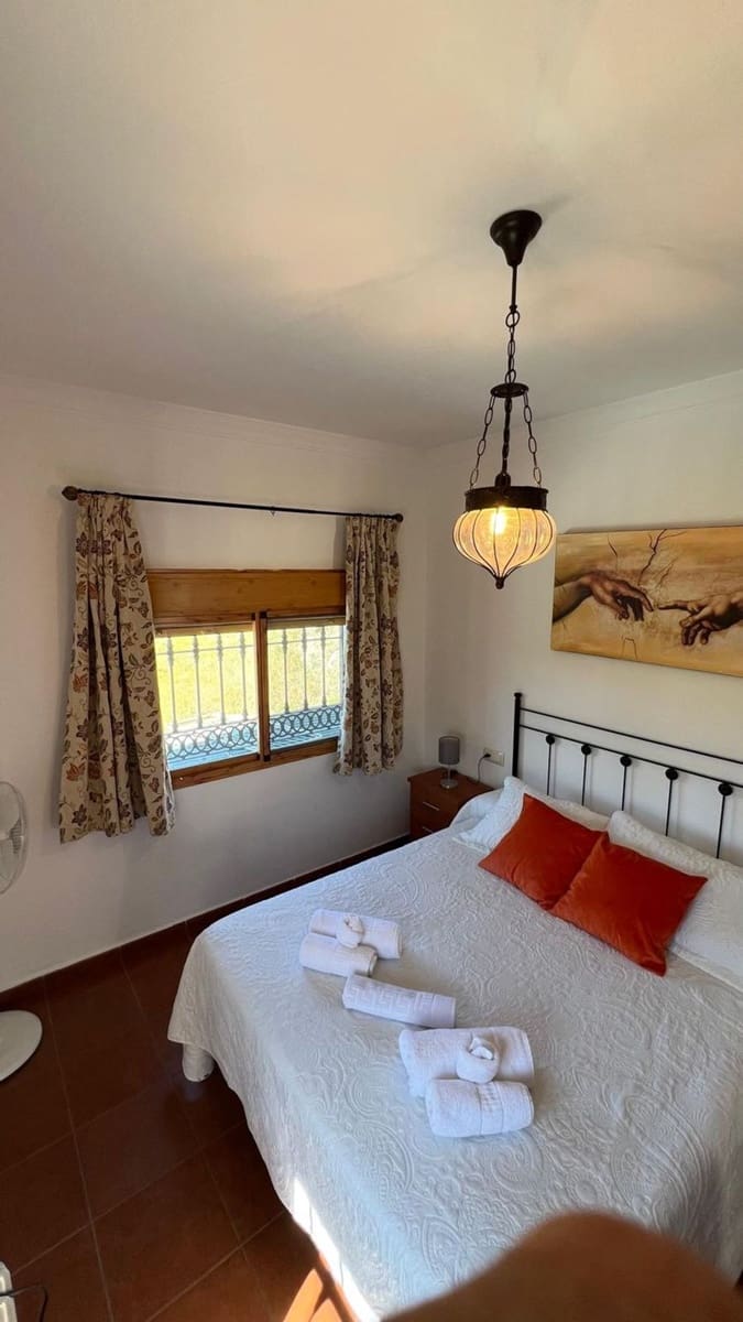 4 bedroom Villa for sale in Carratraca with pool garage - € 350,000 (Ref: 9763470)