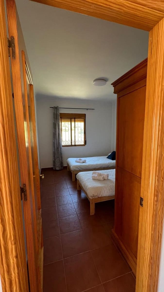 4 bedroom Villa for sale in Carratraca with pool garage - € 350,000 (Ref: 9763470)