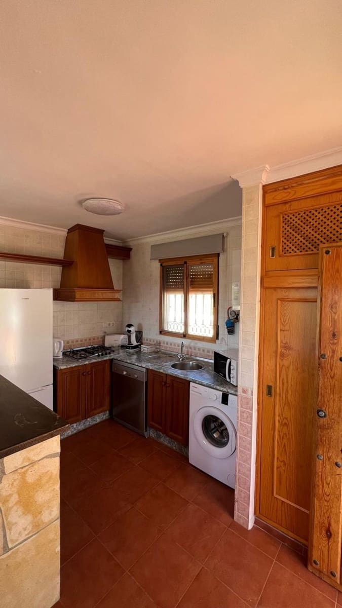 4 bedroom Villa for sale in Carratraca with pool garage - € 350,000 (Ref: 9763470)