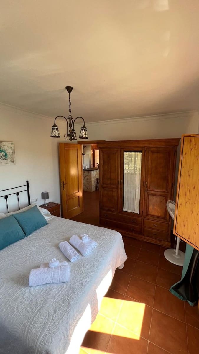 4 bedroom Villa for sale in Carratraca with pool garage - € 350,000 (Ref: 9763470)