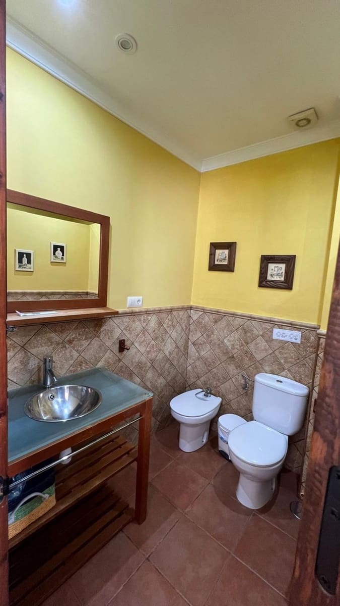 4 bedroom Villa for sale in Carratraca with pool garage - € 350,000 (Ref: 9763470)