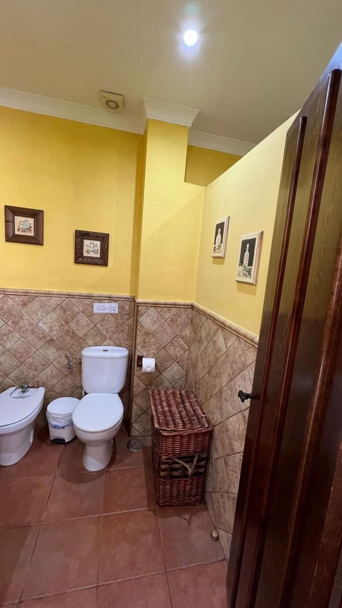 4 bedroom Villa for sale in Carratraca with pool garage - € 350,000 (Ref: 9763470)