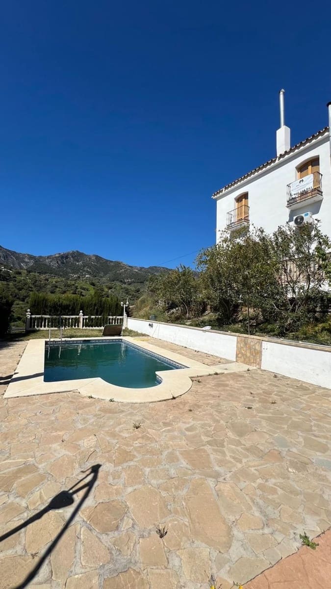 4 bedroom Villa for sale in Carratraca with pool garage - € 350,000 (Ref: 9763470)
