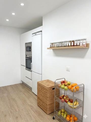 3 soverom Leilighet til salgs i El Romeral, Málaga by med svømmebasseng garasje - € 515 000 (Ref: 9777674)