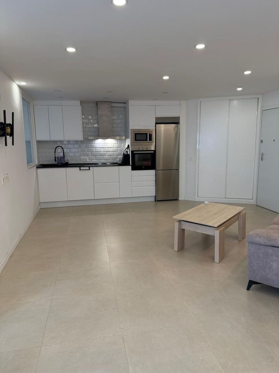 1 sovrum Lägenhet att hyra i Malaga stad med garage - 1 200 € (Ref: 9777675)