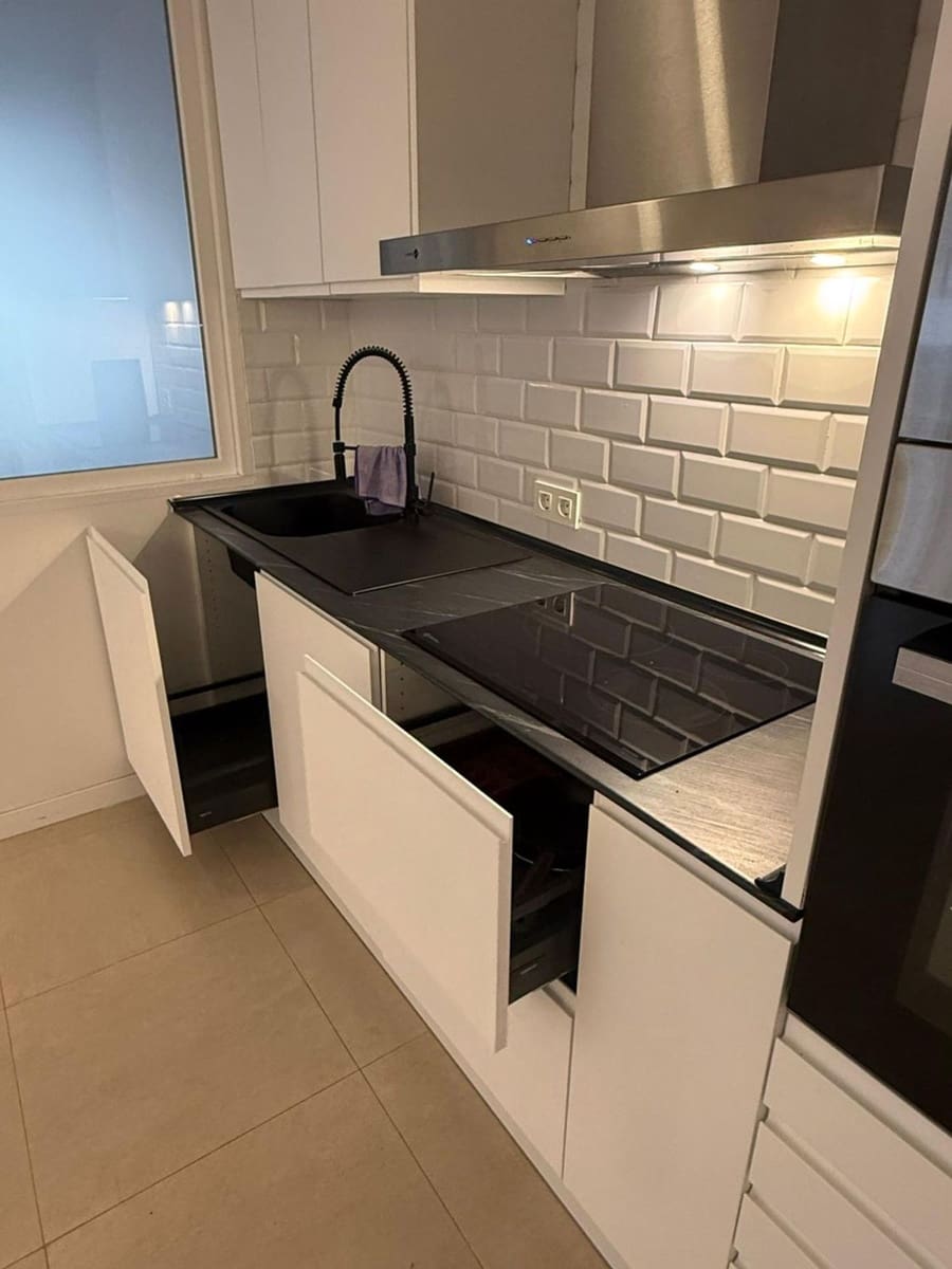 1 sovrum Lägenhet att hyra i Malaga stad med garage - 1 200 € (Ref: 9777675)