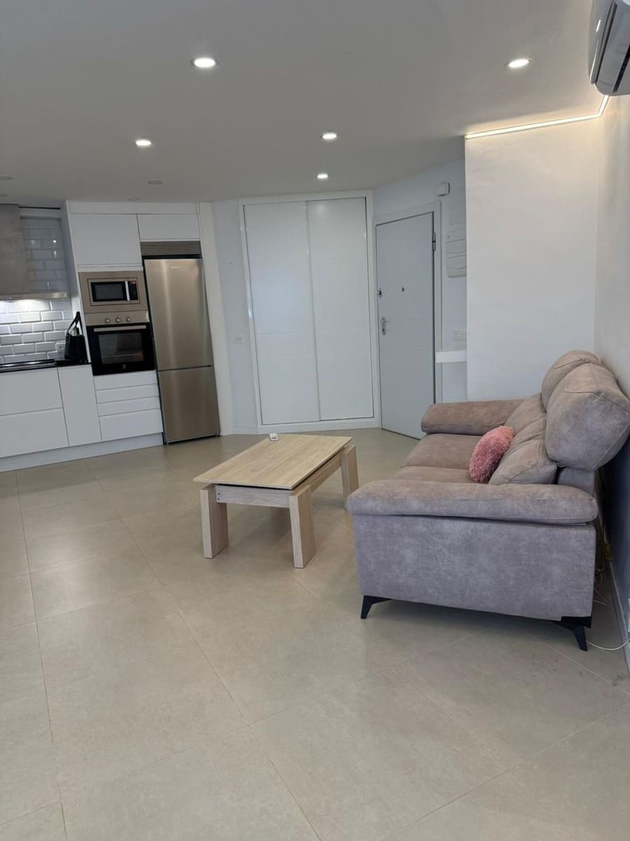 1 sovrum Lägenhet att hyra i Malaga stad med garage - 1 200 € (Ref: 9777675)