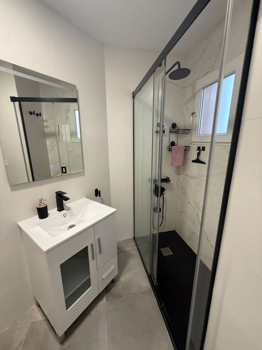 1 sovrum Lägenhet att hyra i Malaga stad med garage - 1 200 € (Ref: 9777675)