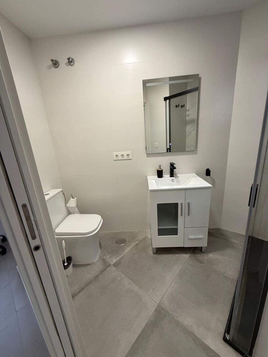 1 sovrum Lägenhet att hyra i Malaga stad med garage - 1 200 € (Ref: 9777675)