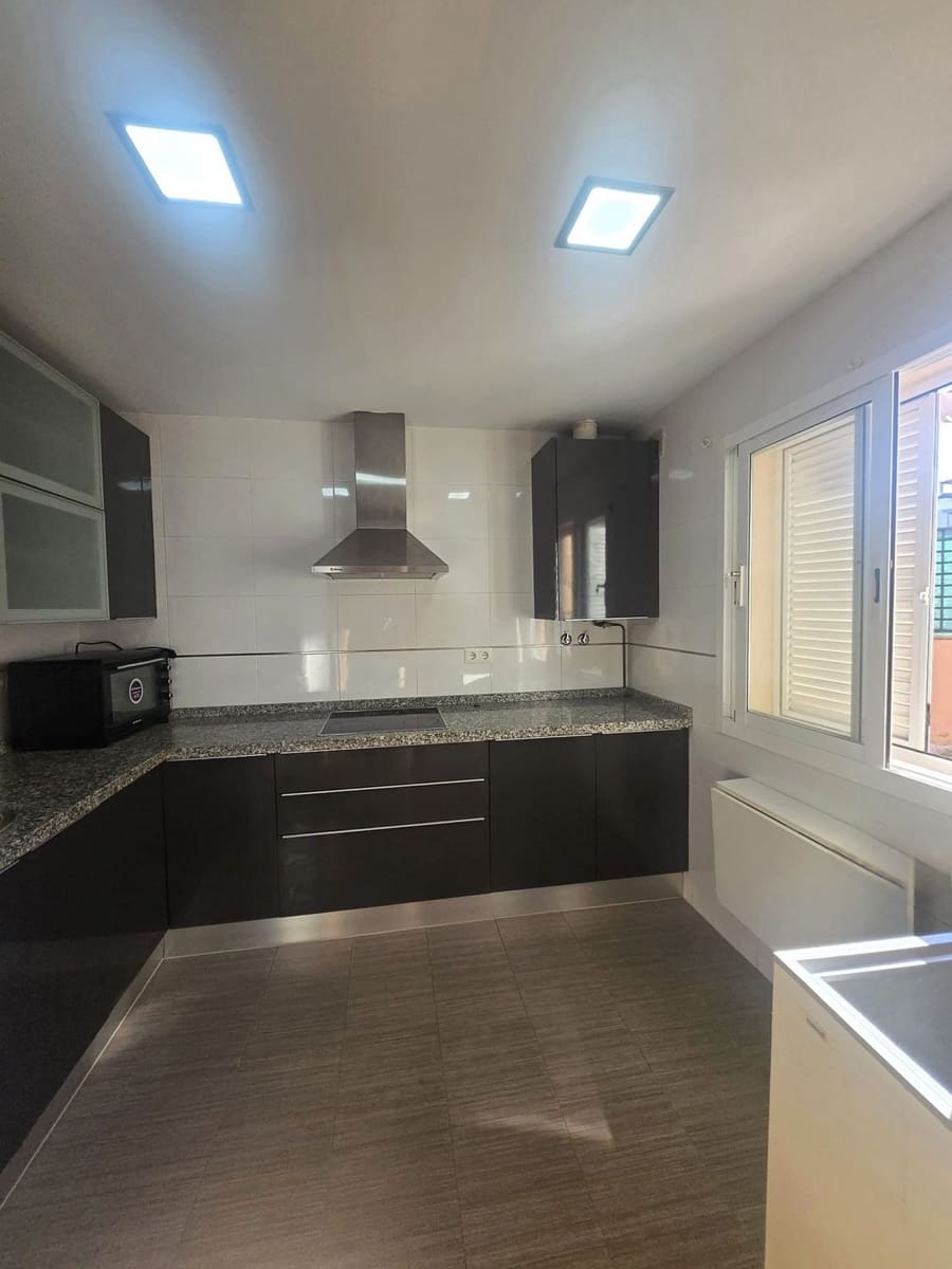 3 sypialnia Dom do wynajęcia w Benajarafe z garażem - 2 250 € (Ref: 9780006)