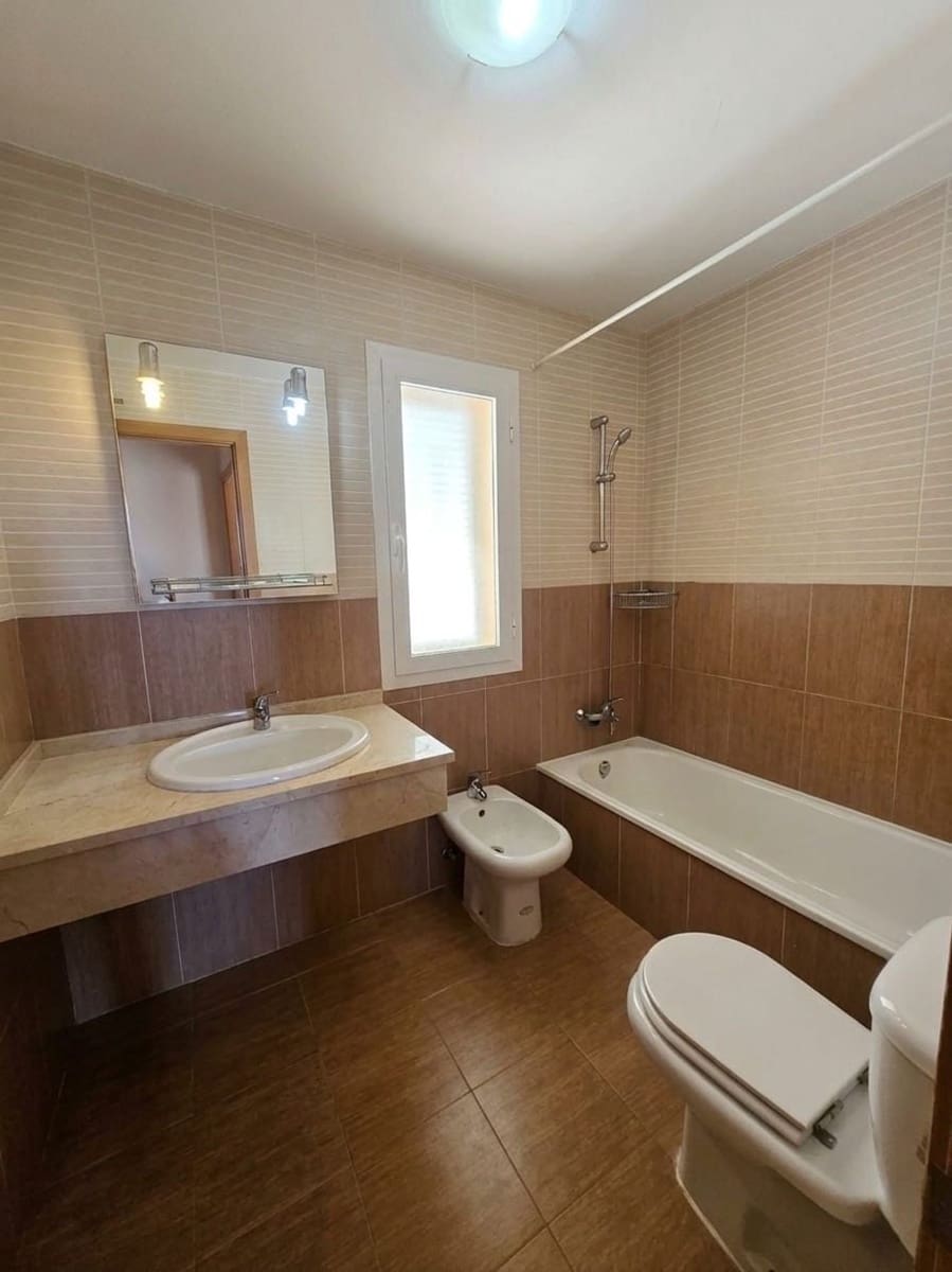 3 sypialnia Dom do wynajęcia w Benajarafe z garażem - 2 250 € (Ref: 9780006)