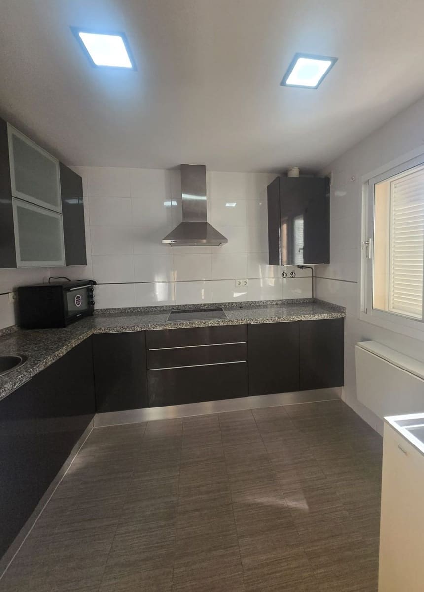 3 sypialnia Dom do wynajęcia w Benajarafe z garażem - 2 250 € (Ref: 9780006)