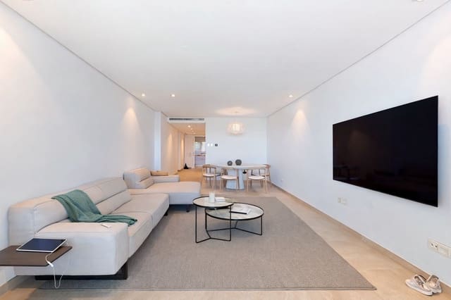 2 sypialnia Apartament na sprzedaż w Puerto de Estepona, Estepona z basenem garażem - 1 295 000 € (Ref: 9784958)