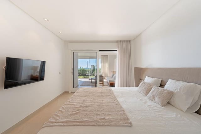 2 sypialnia Apartament na sprzedaż w Puerto de Estepona, Estepona z basenem garażem - 1 295 000 € (Ref: 9784958)