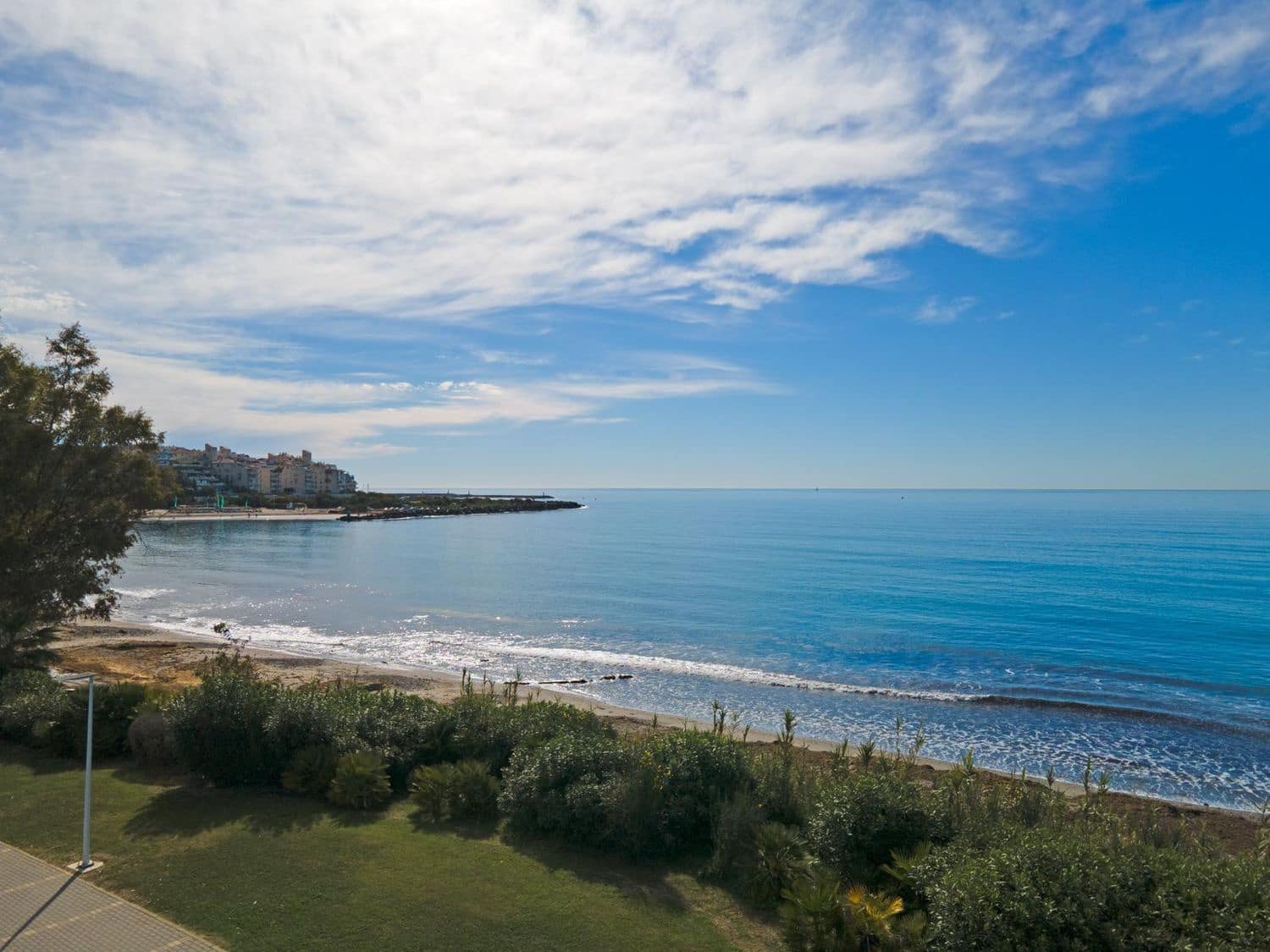 2 sypialnia Apartament na sprzedaż w Estepona z basenem garażem - 1 295 000 € (Ref: 9784958)