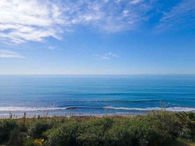 2 sypialnia Apartament na sprzedaż w Puerto de Estepona, Estepona z basenem garażem - 1 295 000 € (Ref: 9784958)