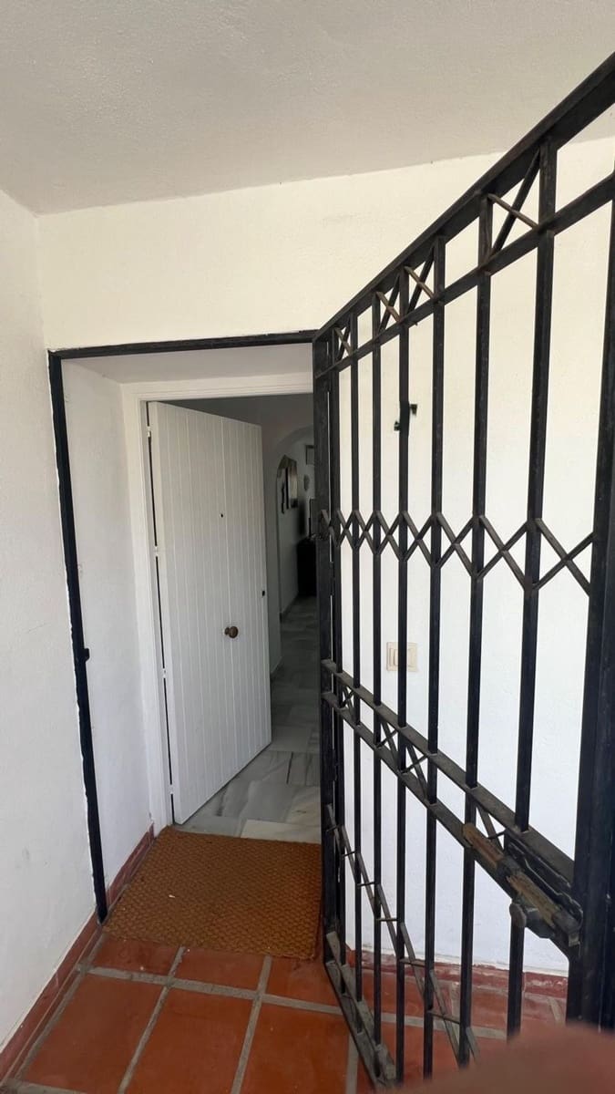 2 bedroom Apartment for sale in Torremolinos with pool garage - € 299,000 (Ref: 9784959)