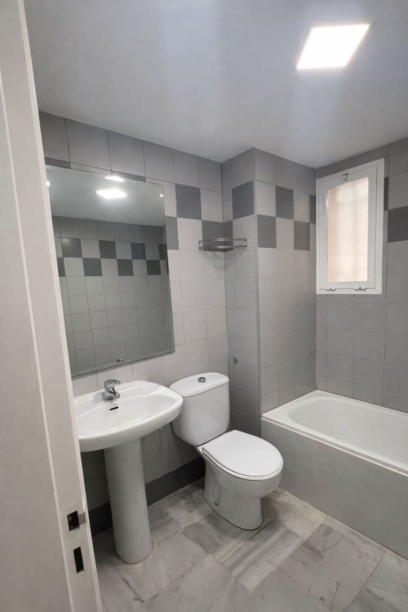 2 bedroom Apartment for sale in Torremolinos with pool garage - € 299,000 (Ref: 9784959)