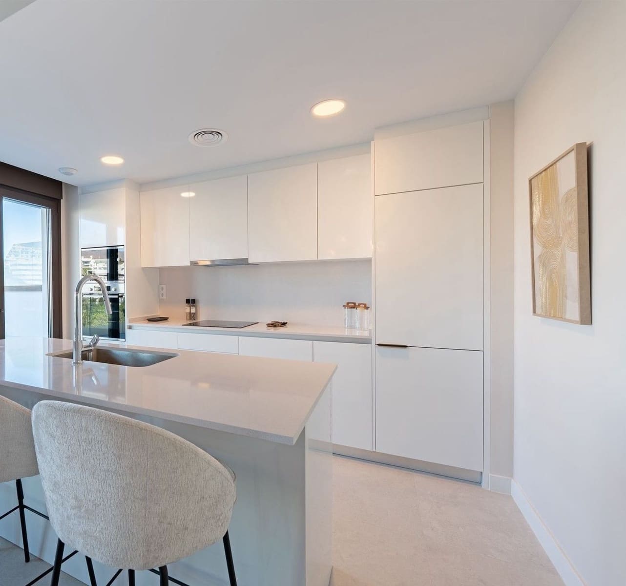 3 soverom Leilighet til salgs i Estepona med svømmebasseng garasje - € 895 000 (Ref: 9784960)