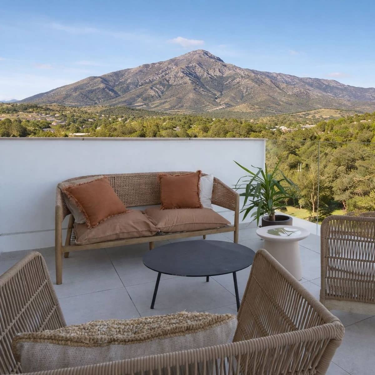 3 soverom Leilighet til salgs i Estepona med svømmebasseng garasje - € 895 000 (Ref: 9784960)