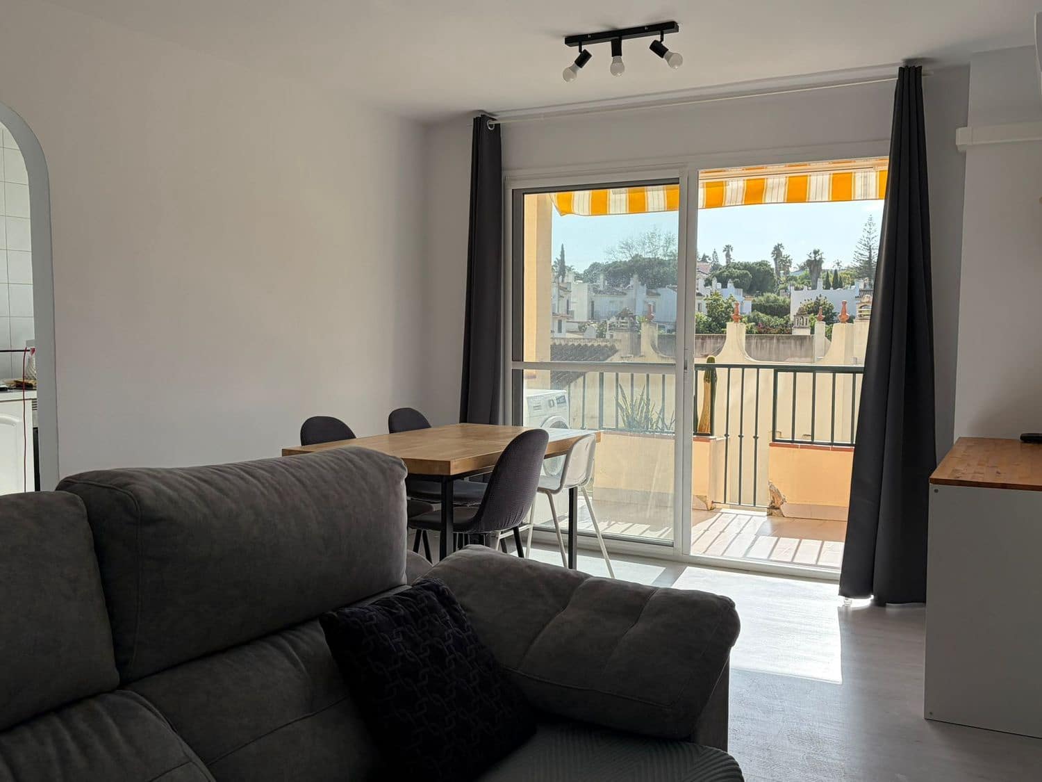 3 makuuhuone Huoneisto myytävänä paikassa Las Lagunas de Mijas mukana uima-altaan 
autotalli - 325 000 € (Ref: 9784961)