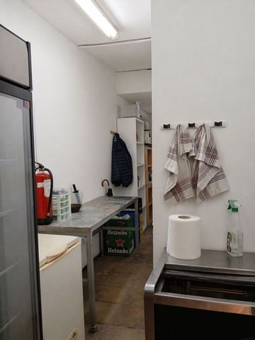 Kommersiell till salu i Nueva Atalaya, Estepona - 200 000 € (Ref: 9784963)