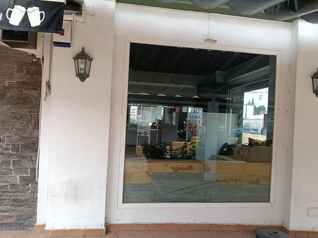 Kommersiell till salu i Nueva Atalaya, Estepona - 200 000 € (Ref: 9784963)