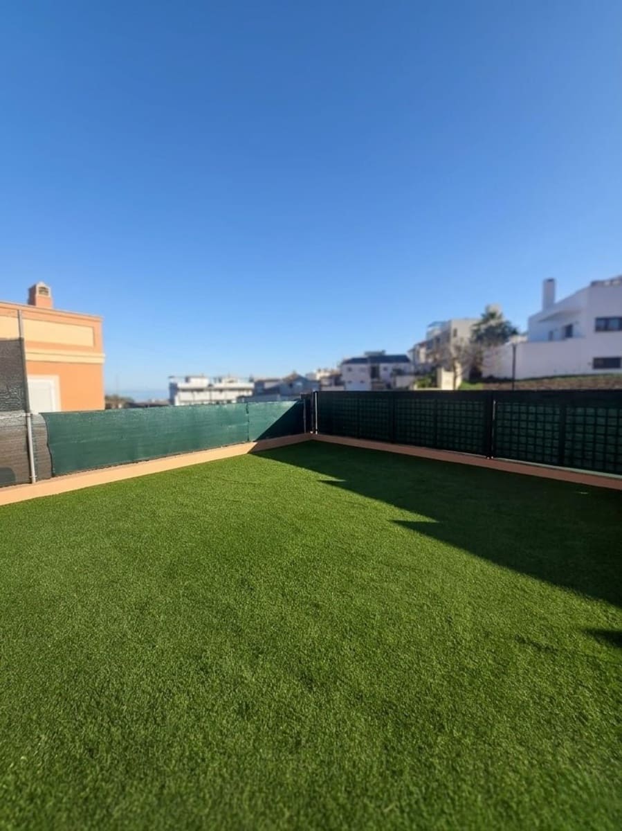 3 bedroom Townhouse for rent in Benajarafe with pool garage - € 2,250 (Ref: 9784964)