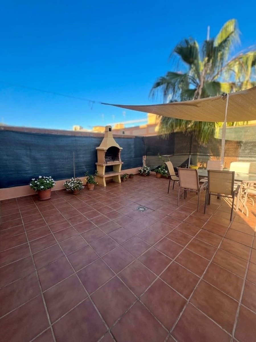 3 bedroom Townhouse for rent in Benajarafe with pool garage - € 2,250 (Ref: 9784964)