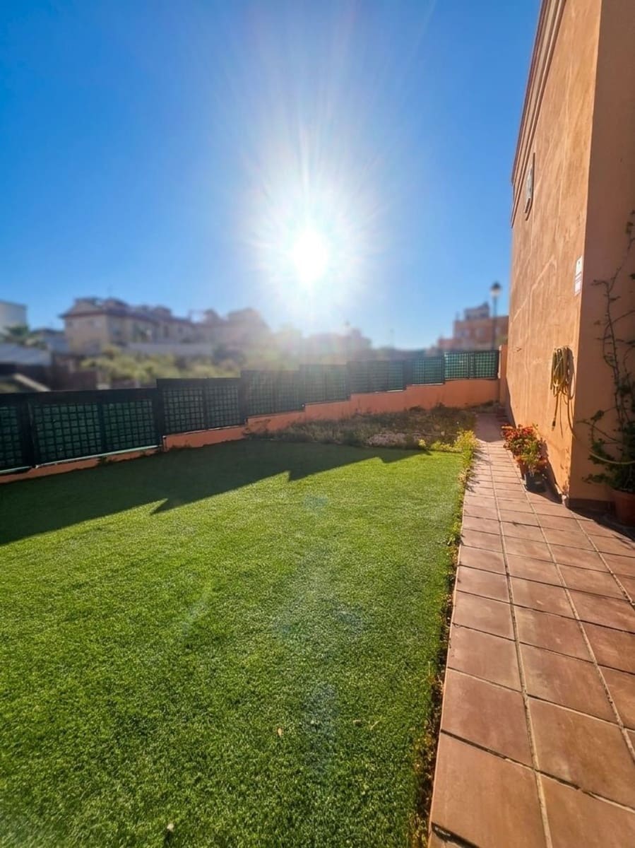 3 bedroom Townhouse for rent in Benajarafe with pool garage - € 2,250 (Ref: 9784964)