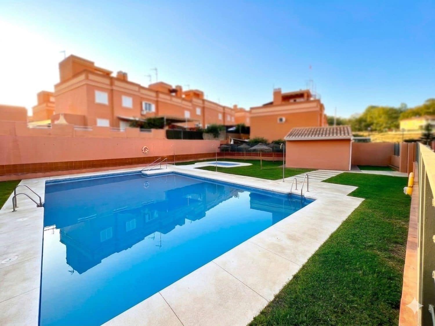 3 bedroom Townhouse for rent in Benajarafe with pool garage - € 2,250 (Ref: 9784964)