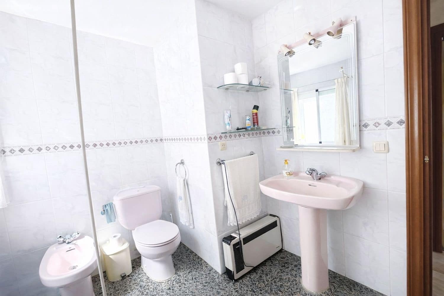 5 bedroom Townhouse for sale in Canillas de Aceituno with garage - € 169,000 (Ref: 9788089)