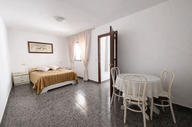 5 soveværelse Byhus til salg i Canillas de Aceituno med garage - € 169.000 (Ref: 9788089)