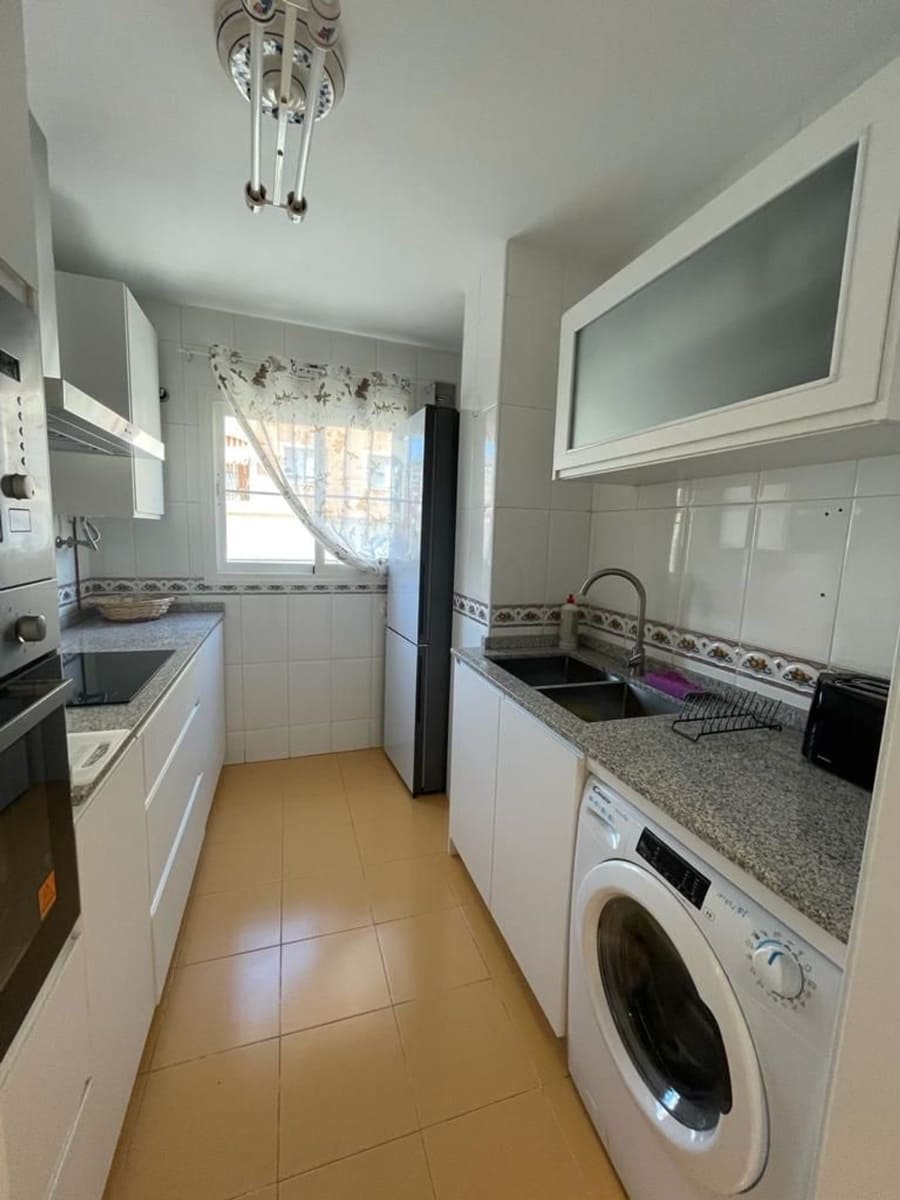 1 sovrum Lägenhet till salu i Torre de Benagalbon med garage - 270 000 € (Ref: 9789989)