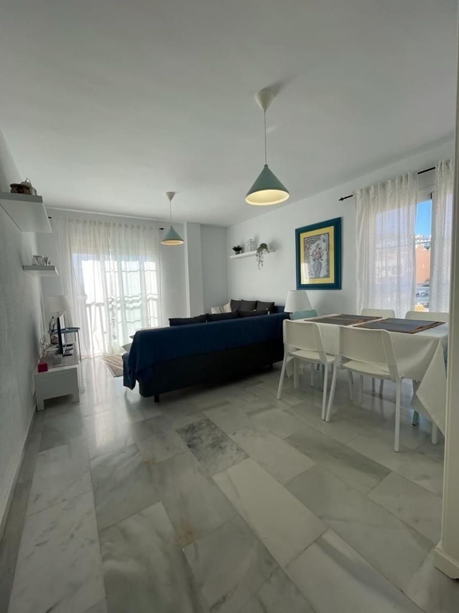 1 sovrum Lägenhet till salu i Torre de Benagalbon med garage - 270 000 € (Ref: 9789989)