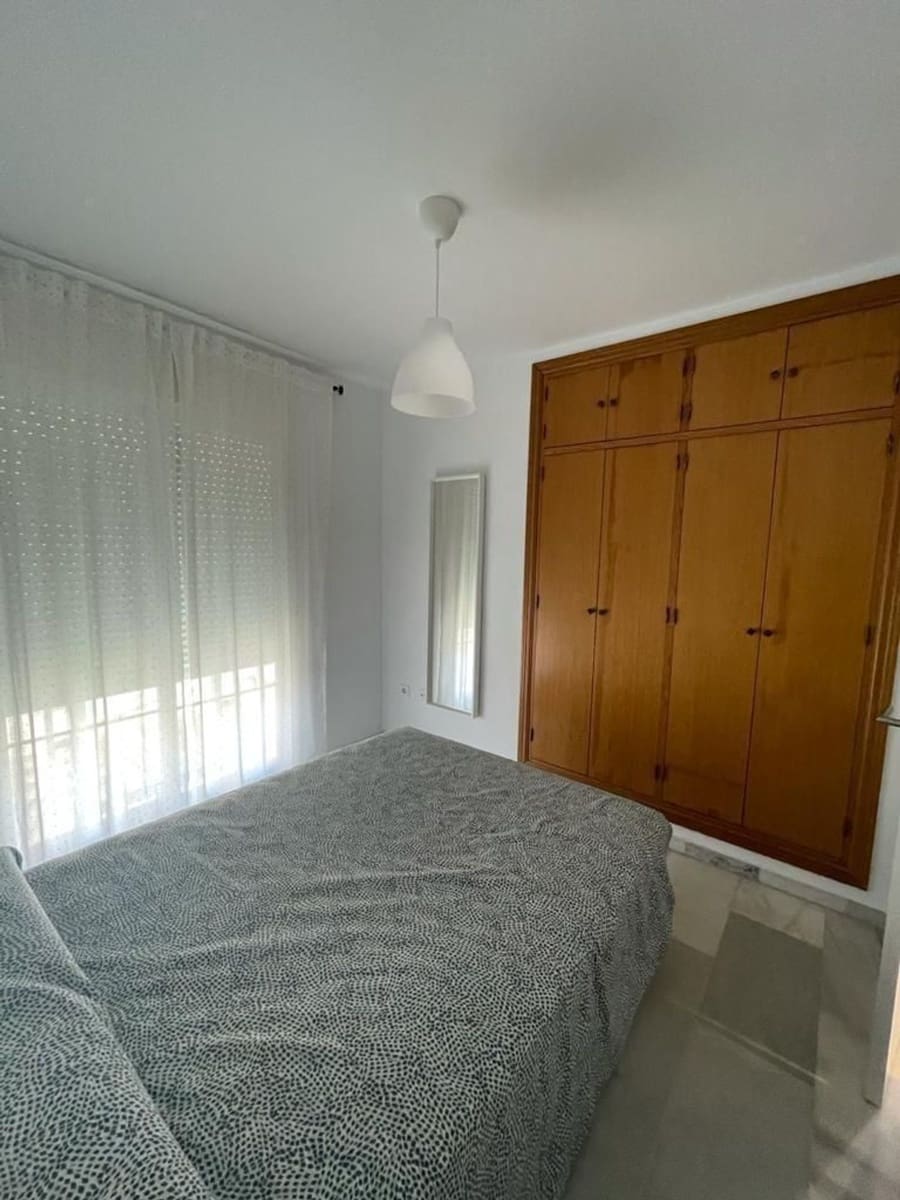 1 sovrum Lägenhet till salu i Torre de Benagalbon med garage - 270 000 € (Ref: 9789989)