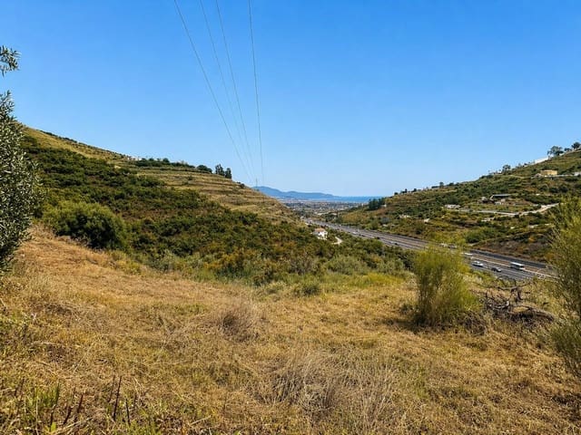 Grunde uden byggetilladelser til salg i Torrox Pueblo, Torrox - € 65.000 (Ref: 9796545)