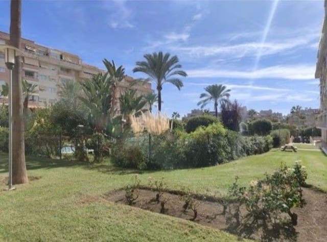 4 makuuhuone Huoneisto myytävänä paikassa Torre Atalaya, Málaga kaupunki mukana uima-altaan 
autotalli - 700 000 € (Ref: 9798543)