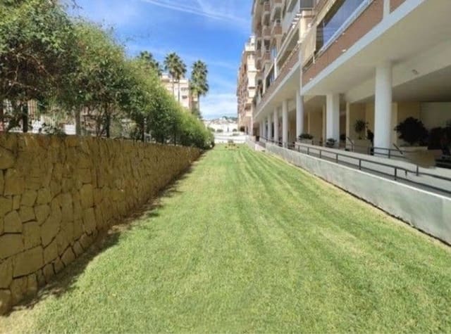 4 makuuhuone Huoneisto myytävänä paikassa Torre Atalaya, Málaga kaupunki mukana uima-altaan 
autotalli - 700 000 € (Ref: 9798543)