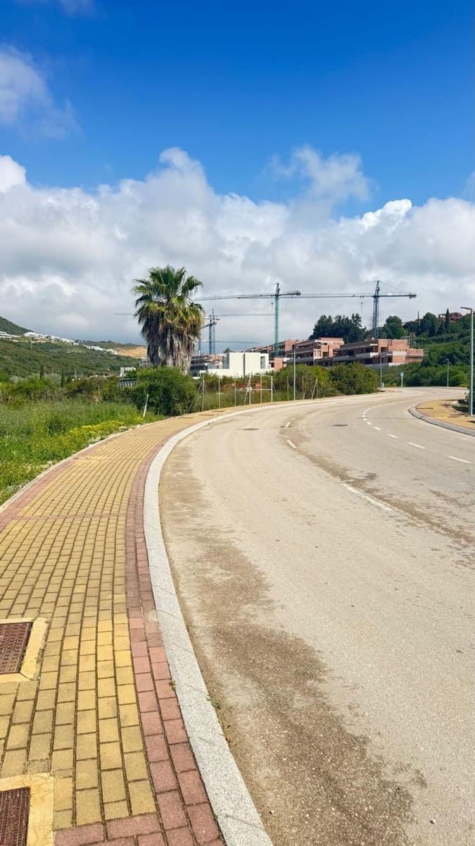 Grunde uden byggetilladelser til salg i Casares - € 292.000 (Ref: 9800312)