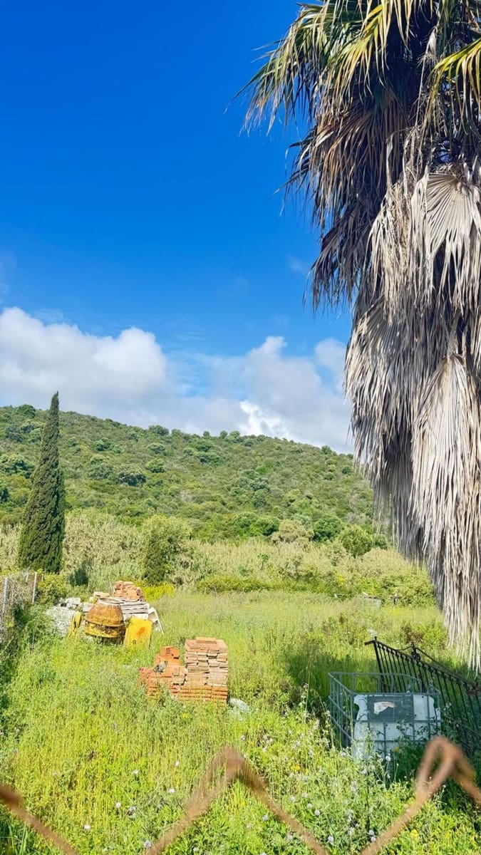 Grunde uden byggetilladelser til salg i Casares - € 292.000 (Ref: 9800312)