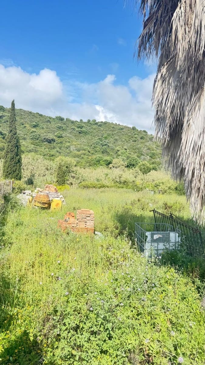 Grunde uden byggetilladelser til salg i Casares - € 292.000 (Ref: 9800312)