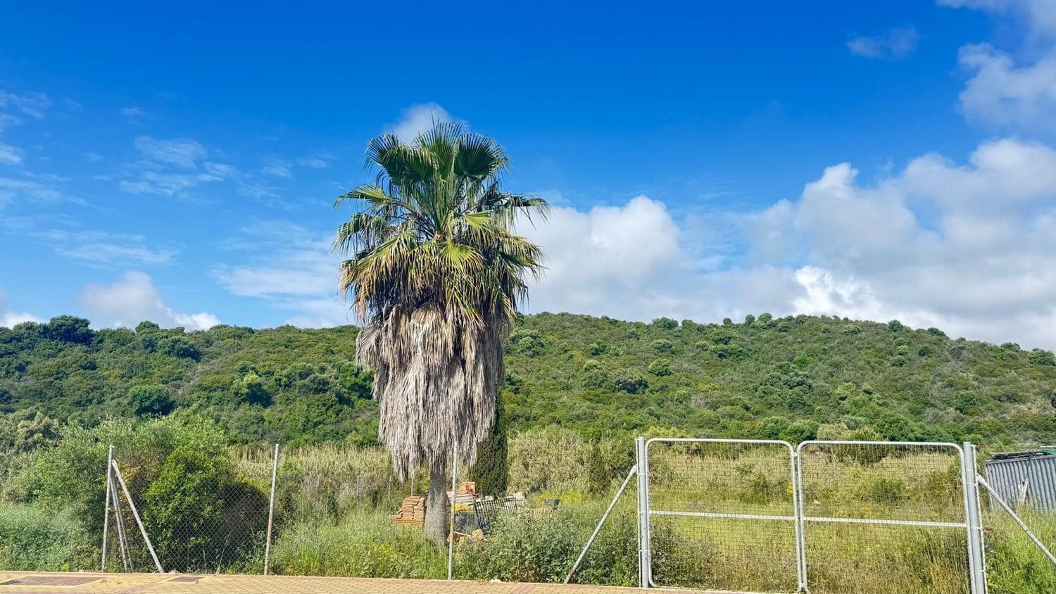 Grunde uden byggetilladelser til salg i Casares - € 292.000 (Ref: 9800312)