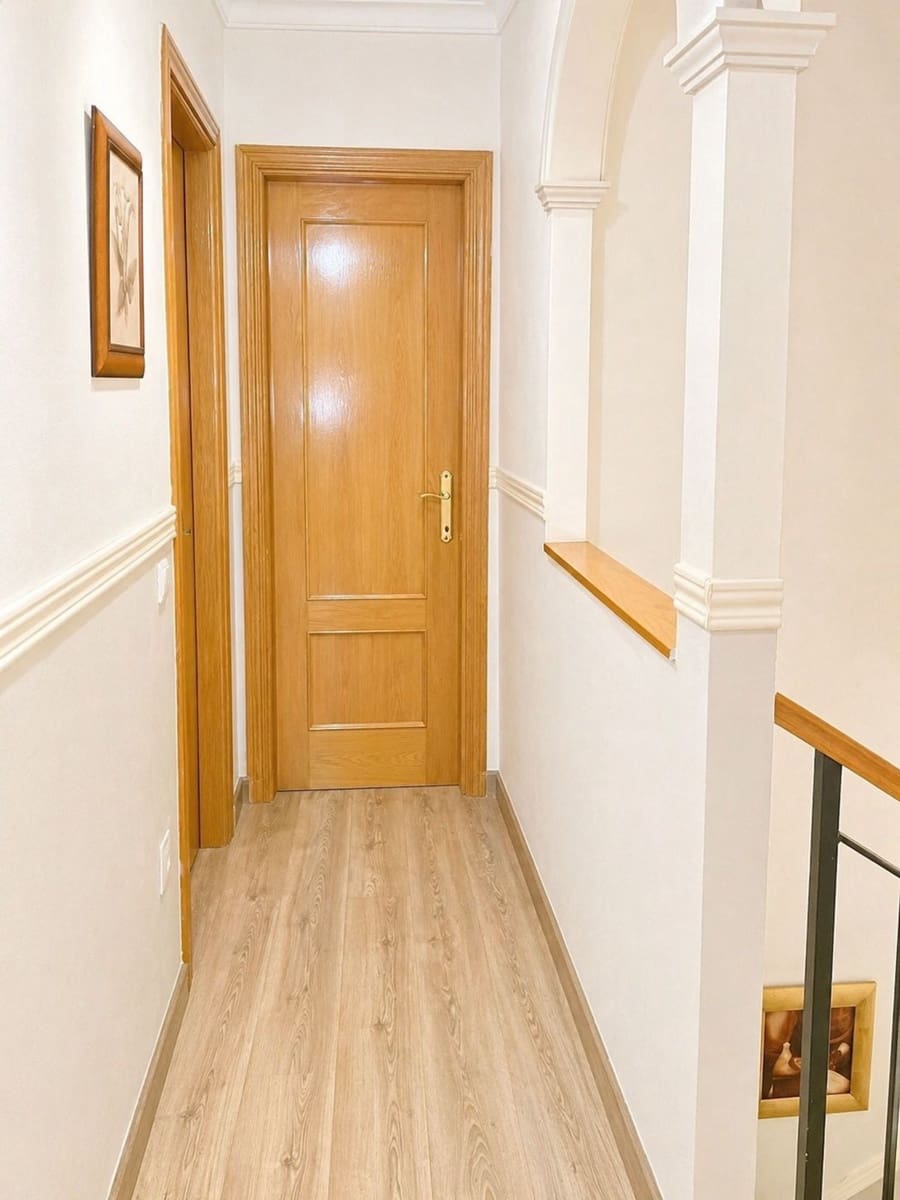 5 Zimmer Haus zu verkaufen in Malaga Stadt mit Pool Garage - 497.000 € (Ref: 9806151)