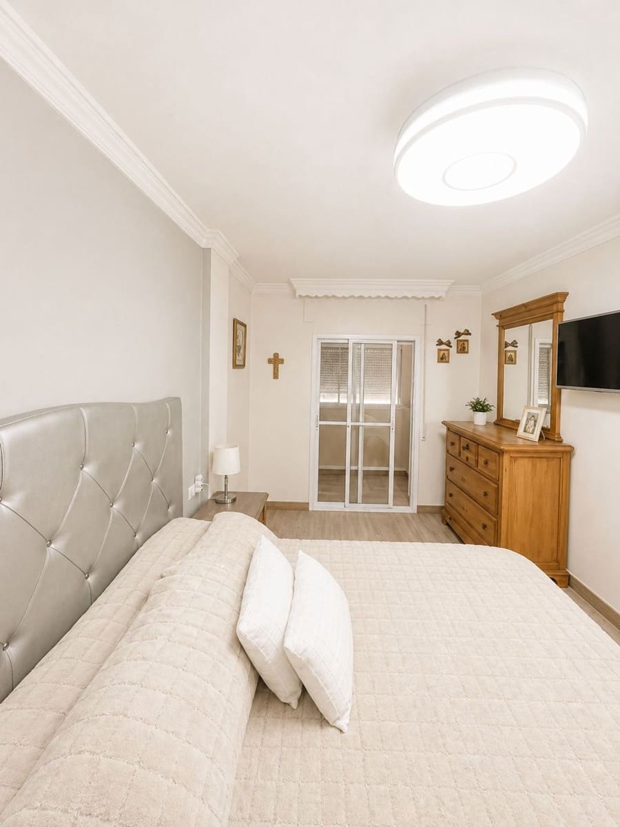 5 Zimmer Haus zu verkaufen in Malaga Stadt mit Pool Garage - 497.000 € (Ref: 9806151)