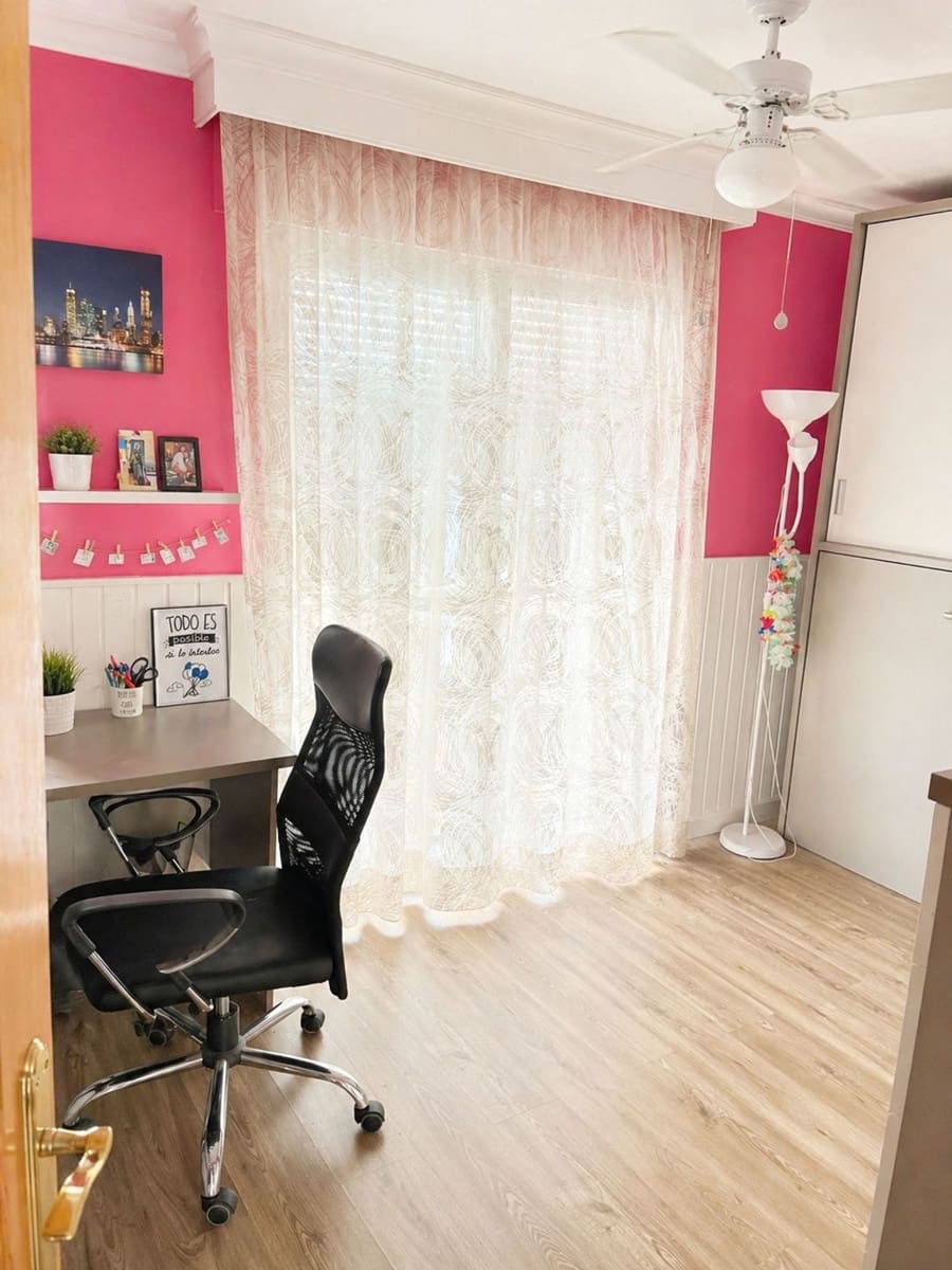 5 Zimmer Haus zu verkaufen in Malaga Stadt mit Pool Garage - 497.000 € (Ref: 9806151)