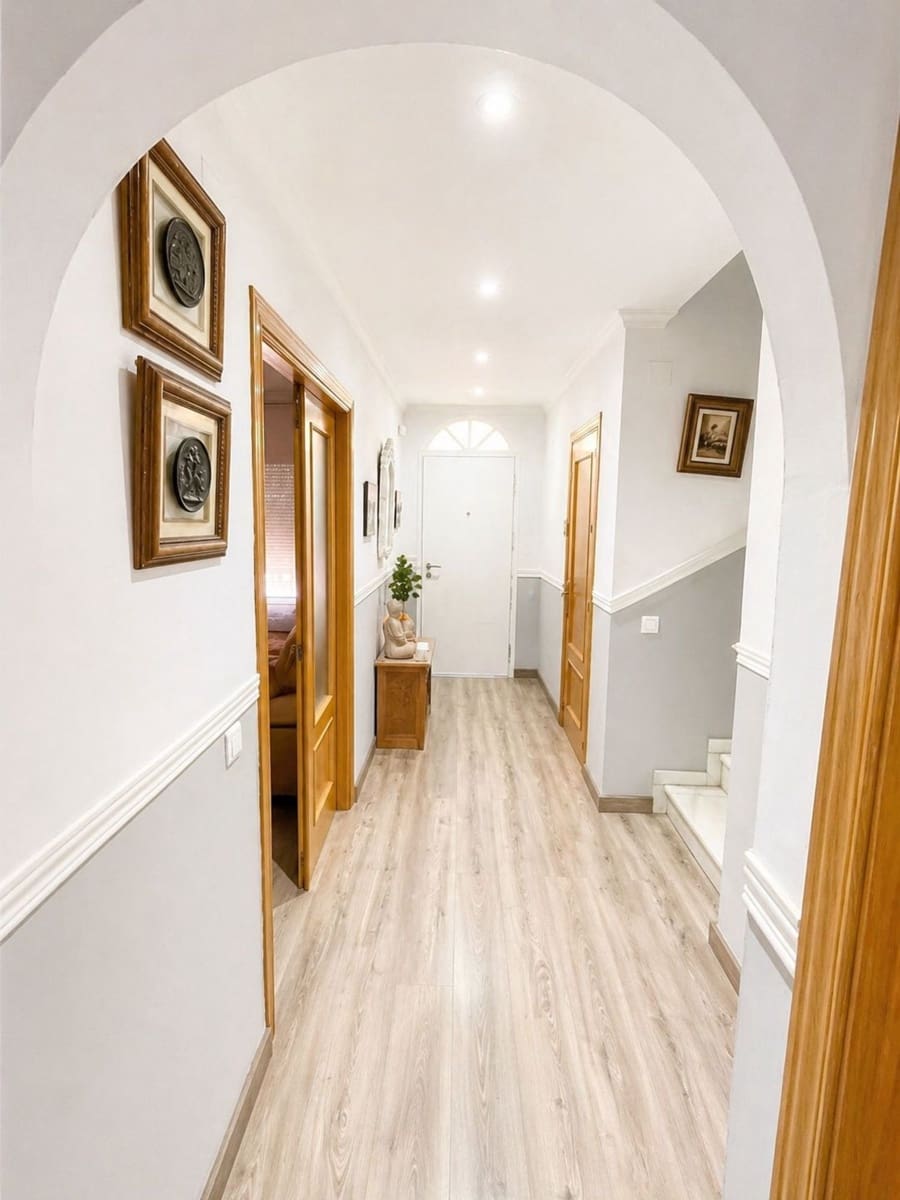 5 Zimmer Haus zu verkaufen in Malaga Stadt mit Pool Garage - 497.000 € (Ref: 9806151)