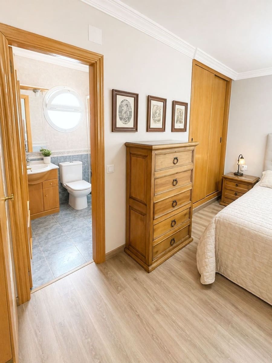 5 Zimmer Haus zu verkaufen in Malaga Stadt mit Pool Garage - 497.000 € (Ref: 9806151)